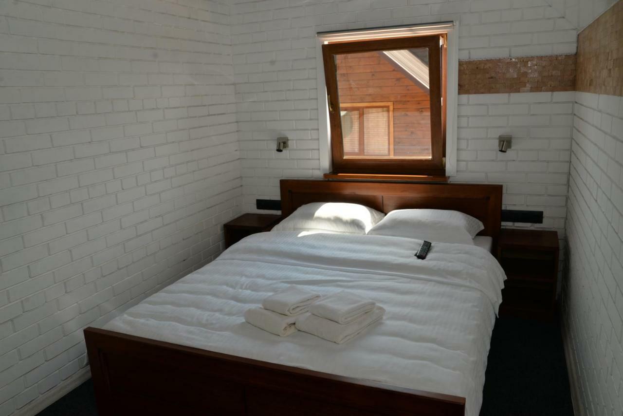 Hotel Pryvatna Sadyba Tviy Kut Svityaz' Esterno foto